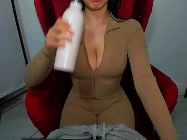 CarliDesire live cam on BongaCams