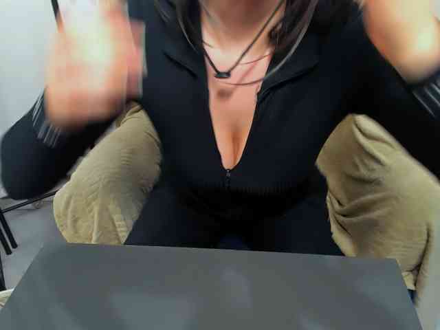 CarliDesire webcam