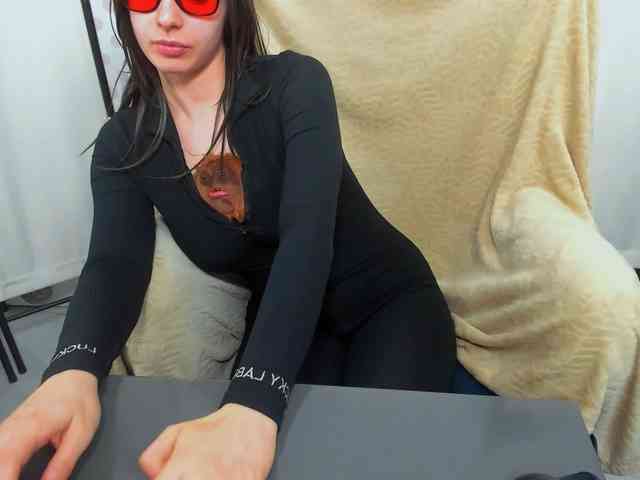 CarliDesire webcam