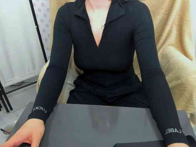 CarliDesire webcam