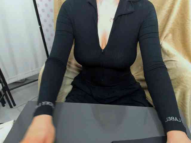 CarliDesire webcam