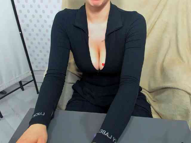 CarliDesire