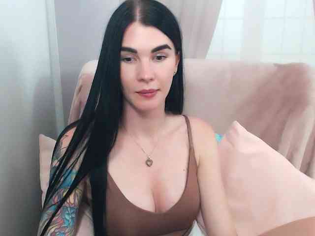 Model: SofiaBrunett