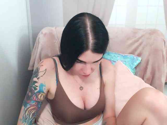 Model: SofiaBrunett