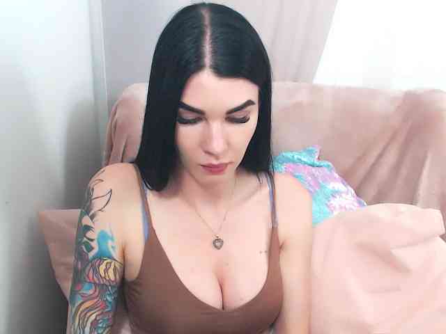 Model: SofiaBrunett