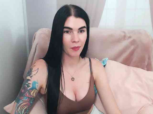 Model: SofiaBrunett