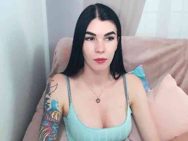 Model: SofiaBrunett