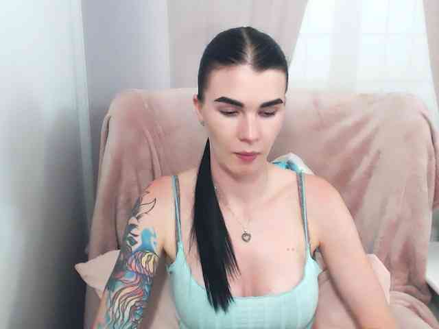 Model: SofiaBrunett