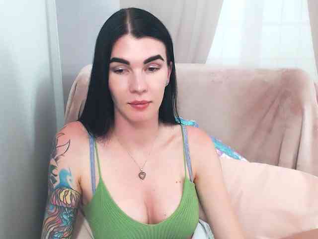 Model: SofiaBrunett
