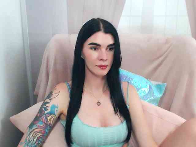 Model: SofiaBrunett
