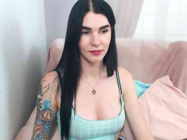 Model: SofiaBrunett