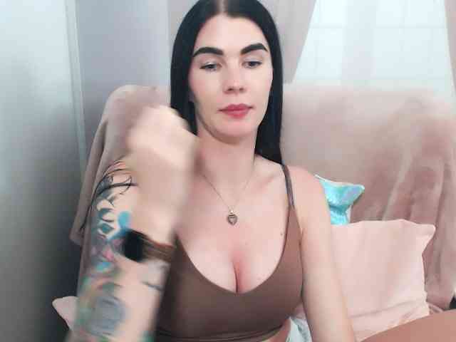 Model: SofiaBrunett
