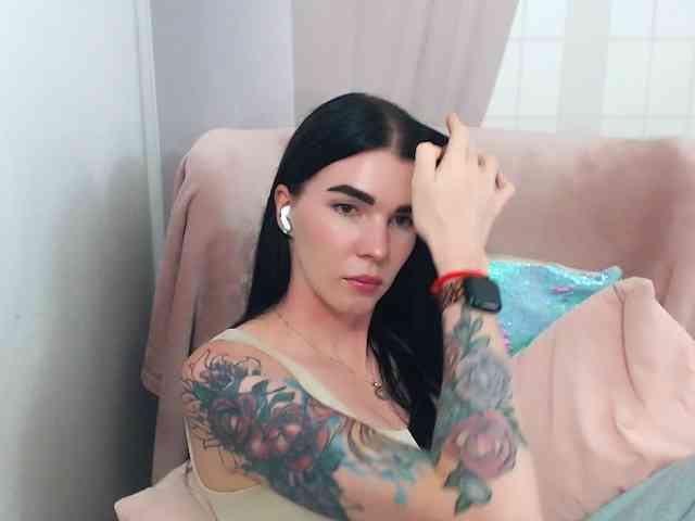 Model: SofiaBrunett