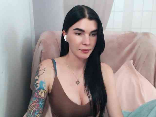 Model: SofiaBrunett