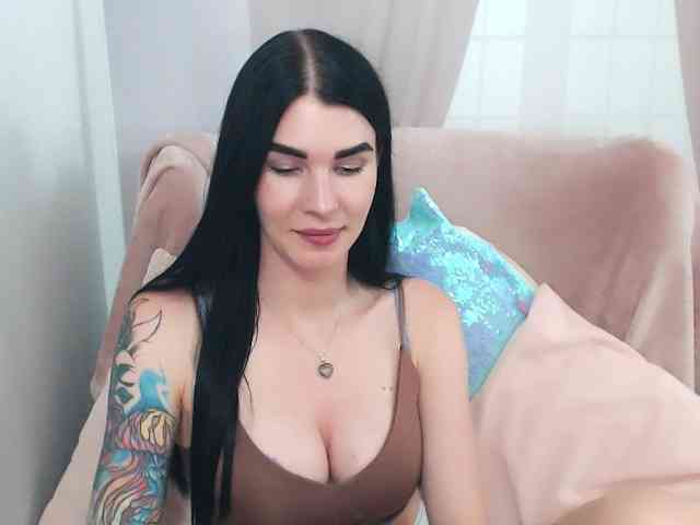 Model: SofiaBrunett