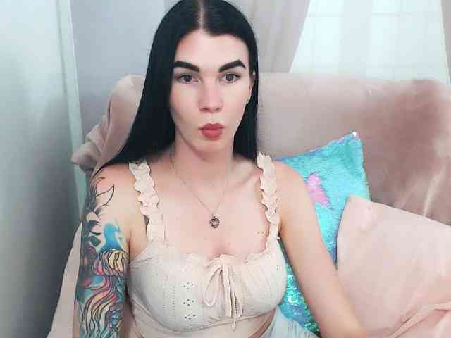 Model: SofiaBrunett