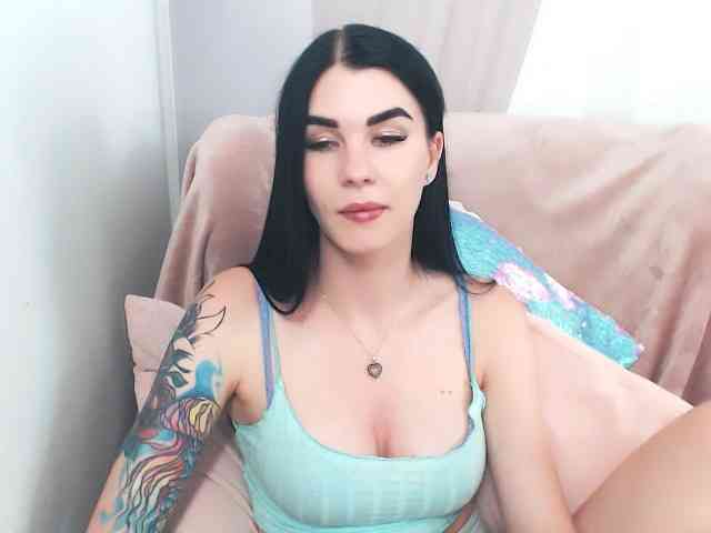 Model: SofiaBrunett