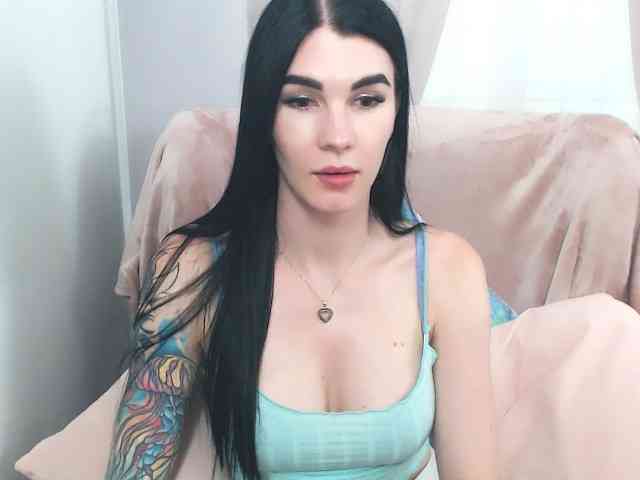Model: SofiaBrunett