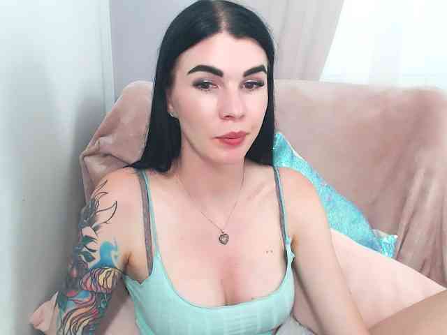 Model: SofiaBrunett