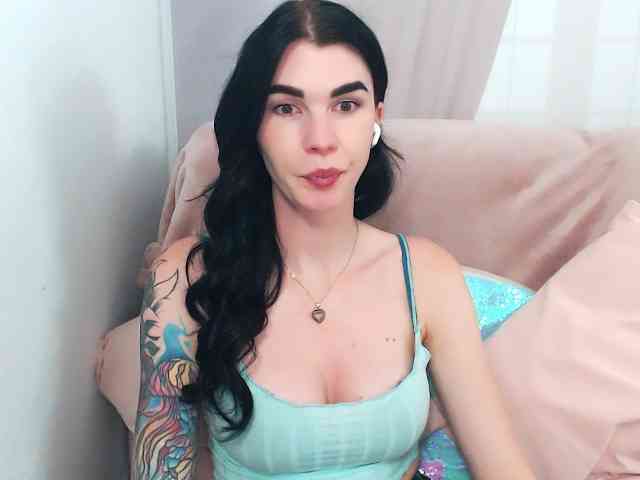 Model: SofiaBrunett