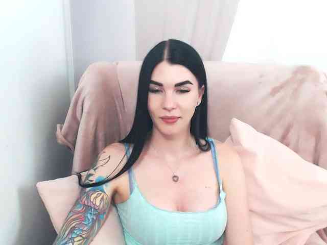 Model: SofiaBrunett