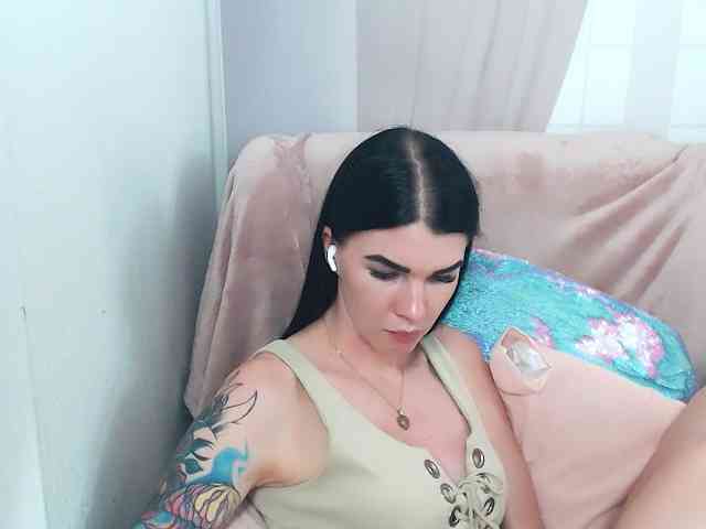 Model: SofiaBrunett