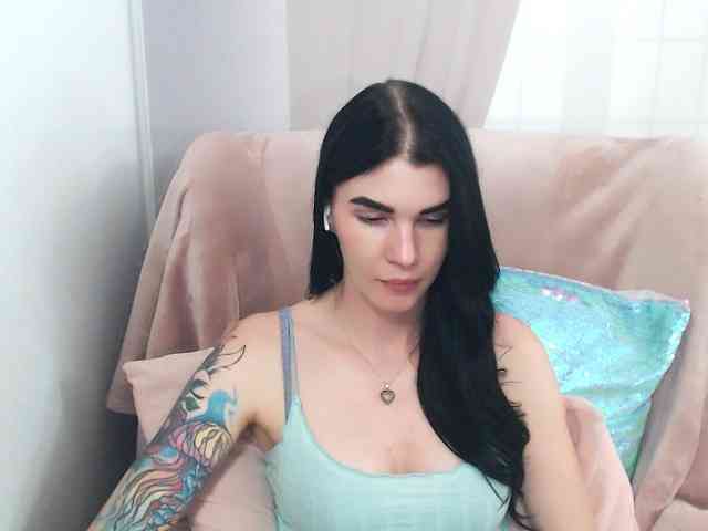 Model: SofiaBrunett