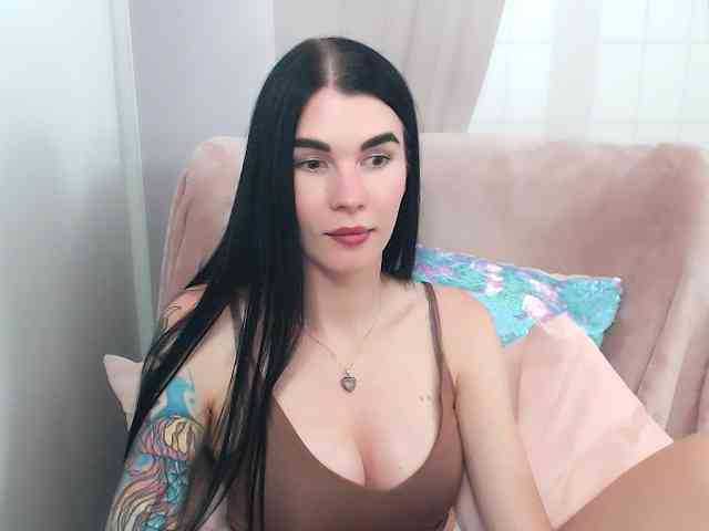 Model: SofiaBrunett