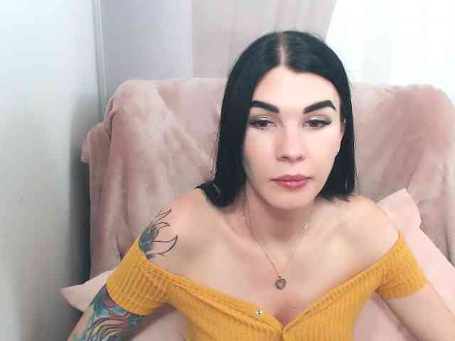 Model: SofiaBrunett