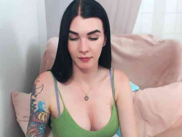 Model: SofiaBrunett