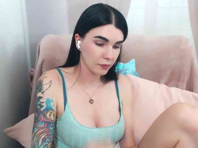 Model: SofiaBrunett