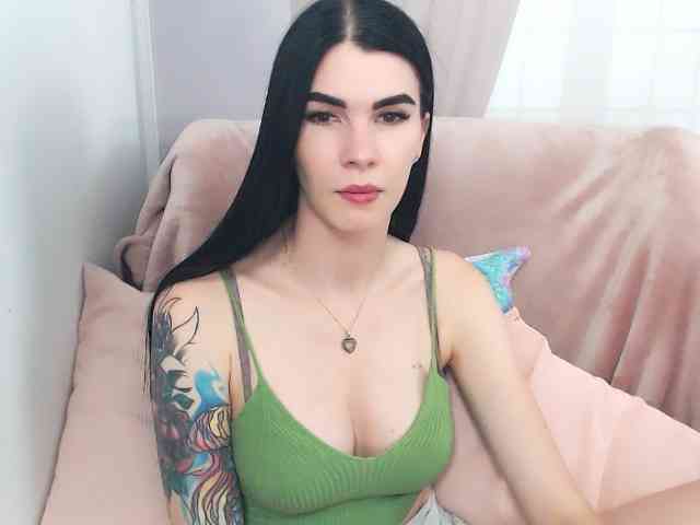 Model: SofiaBrunett