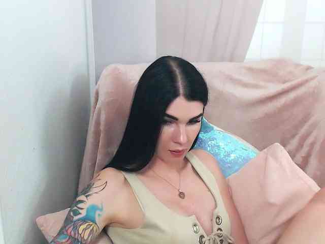 Model: SofiaBrunett