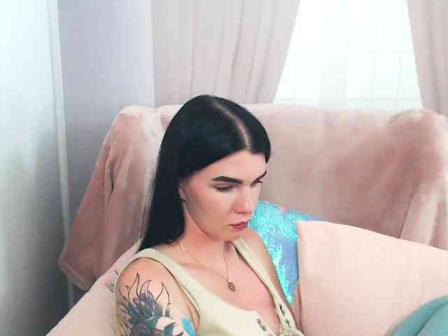 Model: SofiaBrunett