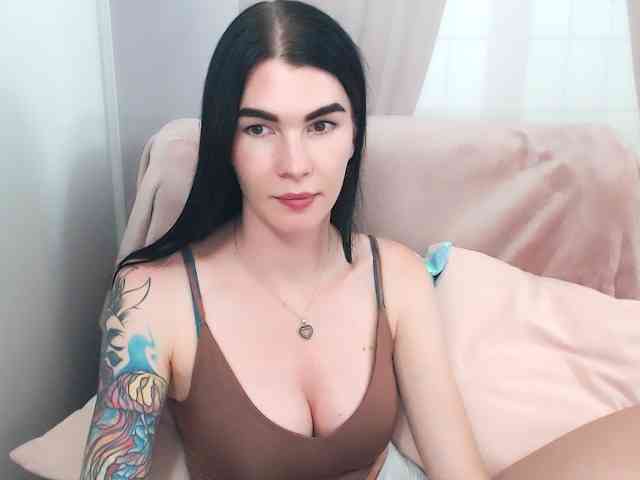 Model: SofiaBrunett