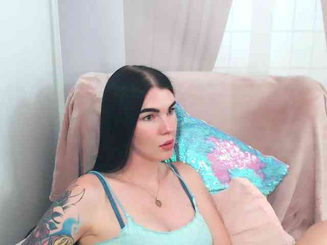 Model: SofiaBrunett