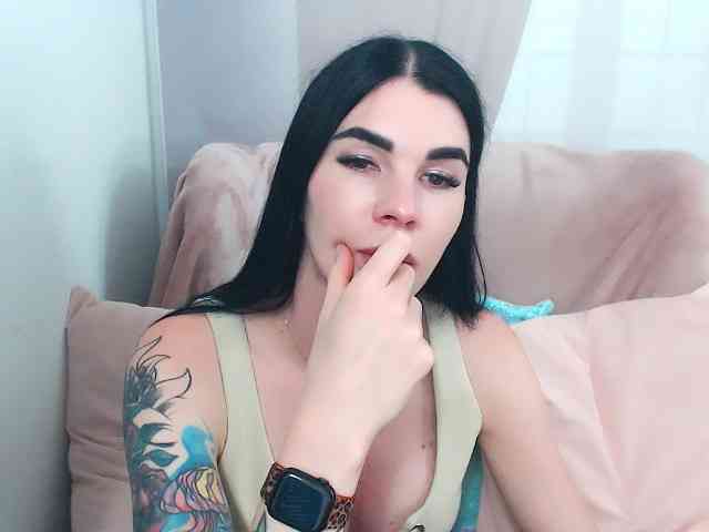 Model: SofiaBrunett