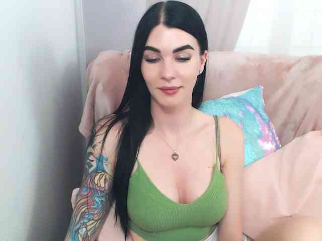 Model: SofiaBrunett