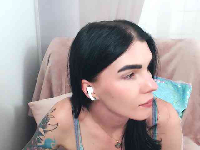 Model: SofiaBrunett