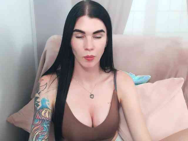 Model: SofiaBrunett