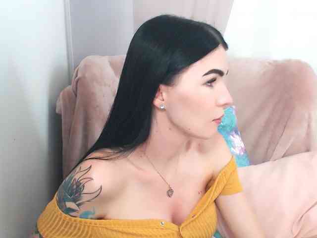 Model: SofiaBrunett