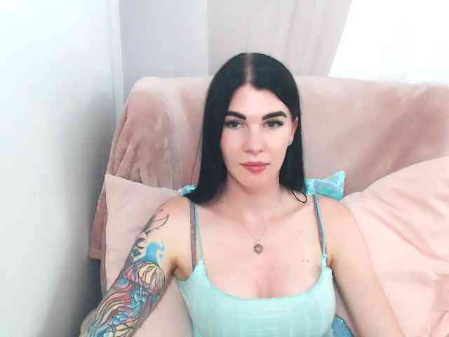 Model: SofiaBrunett