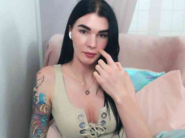 Model: SofiaBrunett