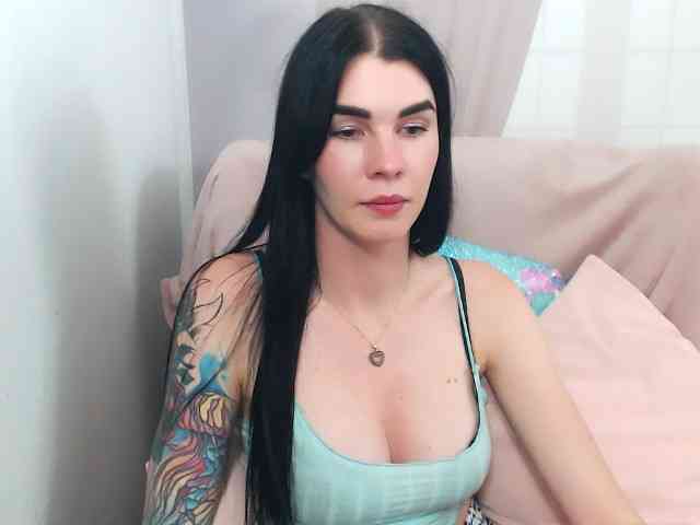 Model: SofiaBrunett