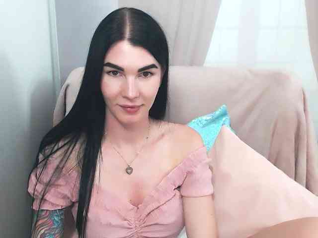 Model: SofiaBrunett