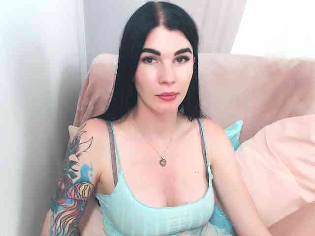 Model: SofiaBrunett