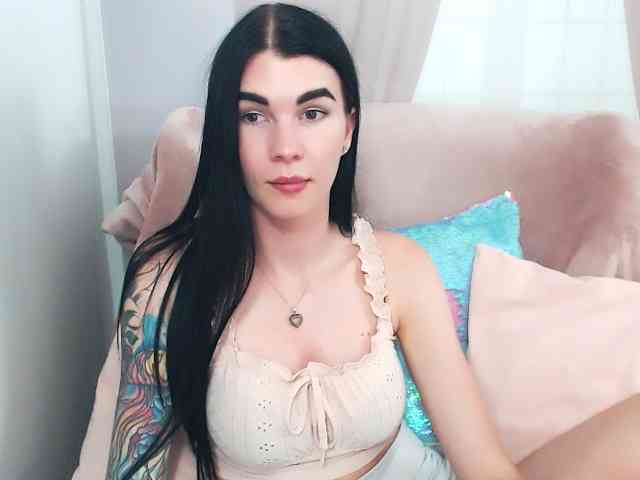 Model: SofiaBrunett