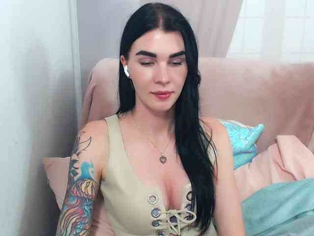 Model: SofiaBrunett