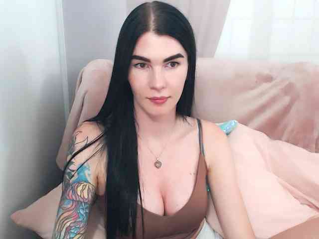 Model: SofiaBrunett