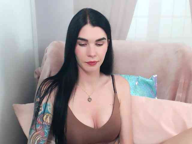 Model: SofiaBrunett